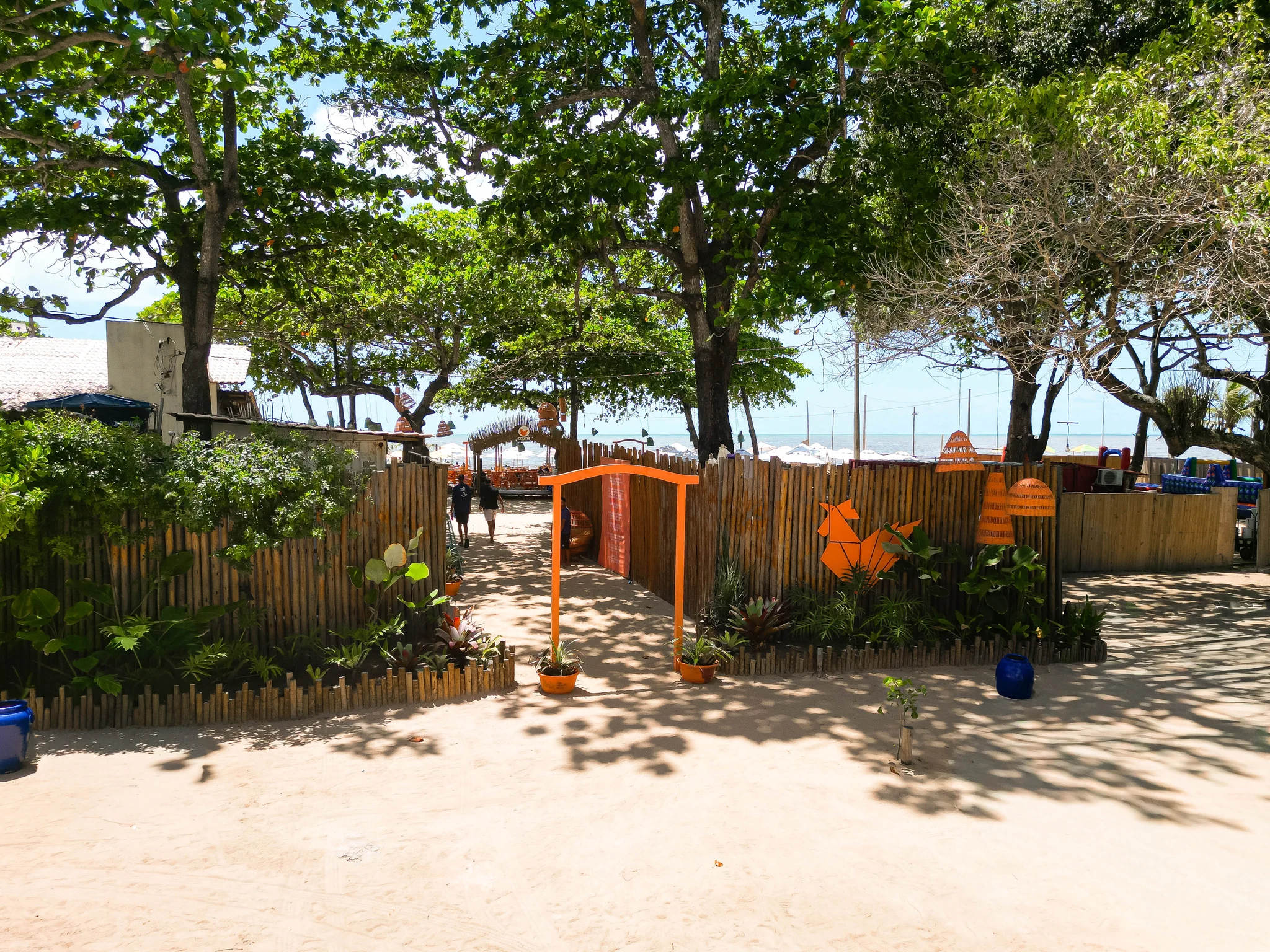 Gallo Praia diante do mar em Porto Seguro